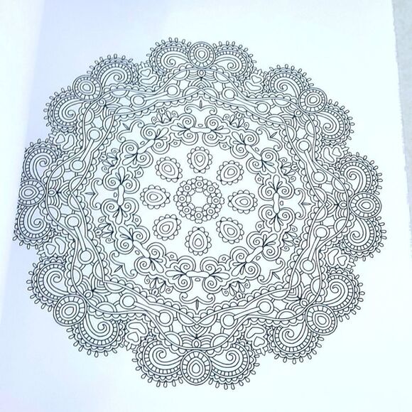 COLORAMA ADULT COLORING BOOK FULL SIZE COMES WITH BONUS PENCIL SET - Picture 3 of 6